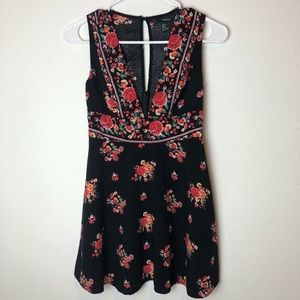 Forever 21 small sleeveless floral blouse
